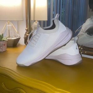 Clove classic nursing shoes